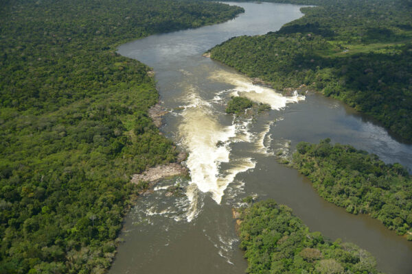 Denise Oliveira - Augusto Fall, Amazon, 2014 - Zig Koch-WWF