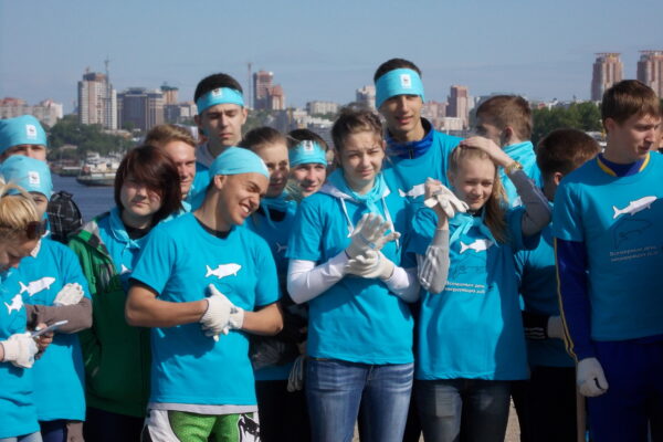 Students of Khabarovsk_ participants of clean coast action